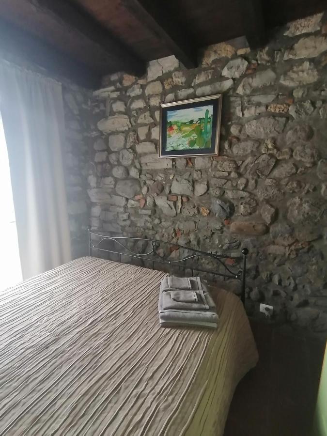 Casa Sasso Apartment Tavernola Bergamasca Ngoại thất bức ảnh